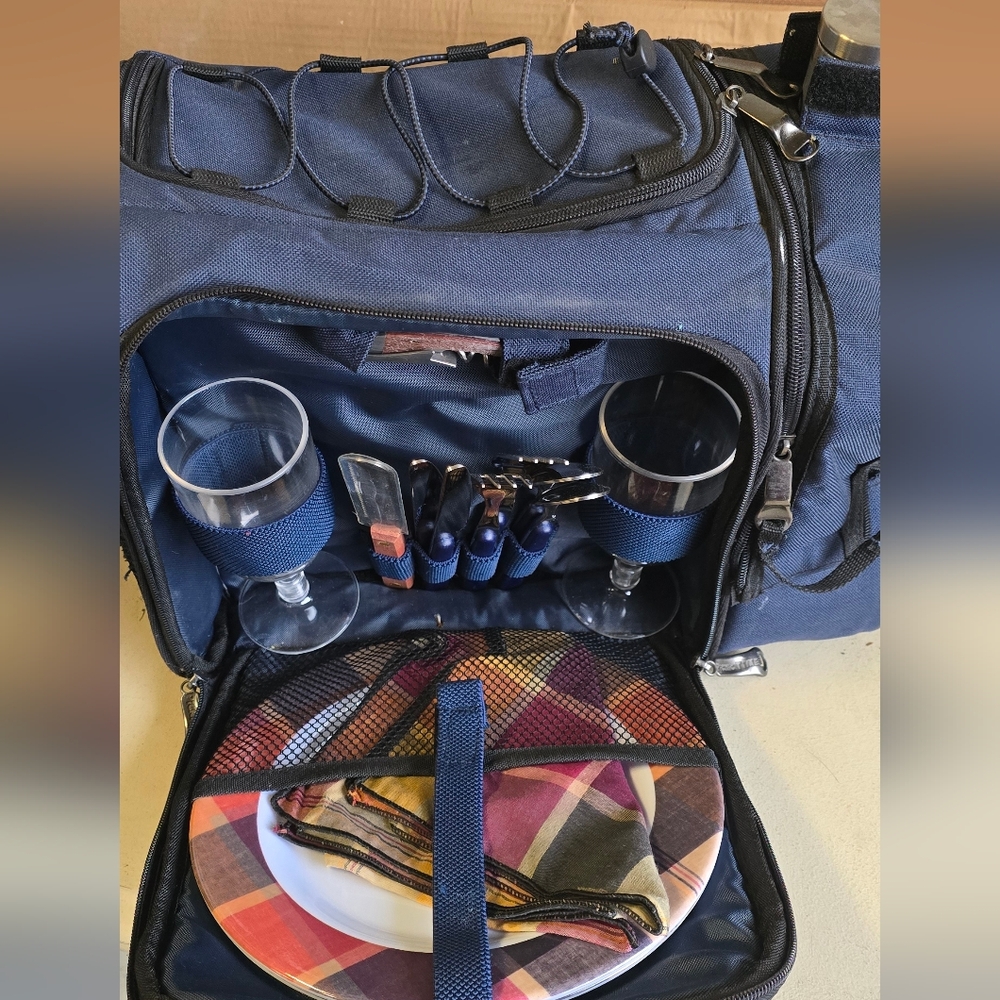 Eddie Bauer Navy Picnic Bag